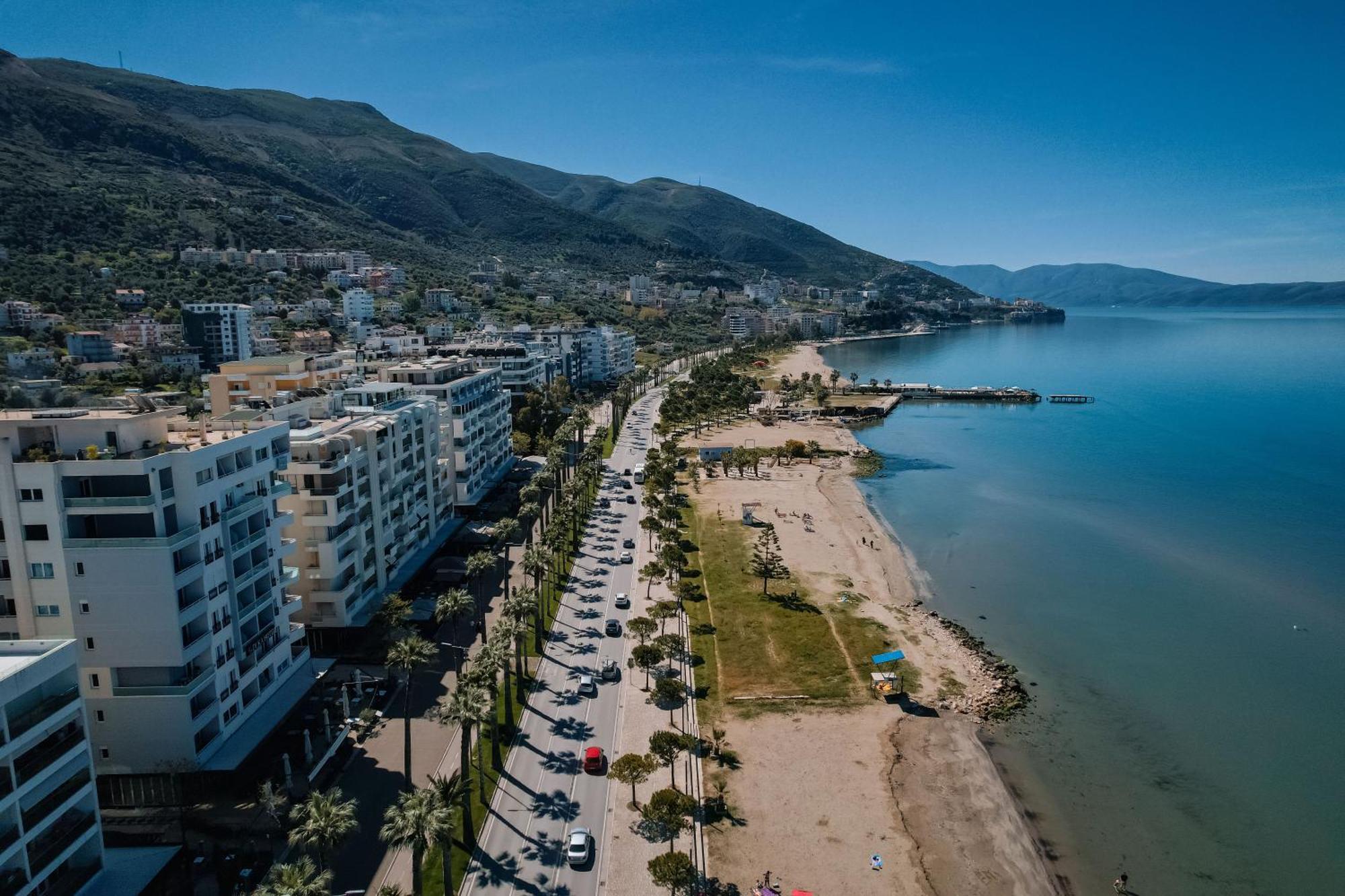 Duka Hotel Vlorë Exterior foto